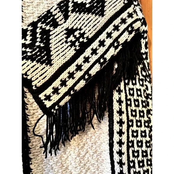 Boho Fringe Kimono Duster Cardigan Aztec Print Black White Knit Sweater - Picture 9 of 11